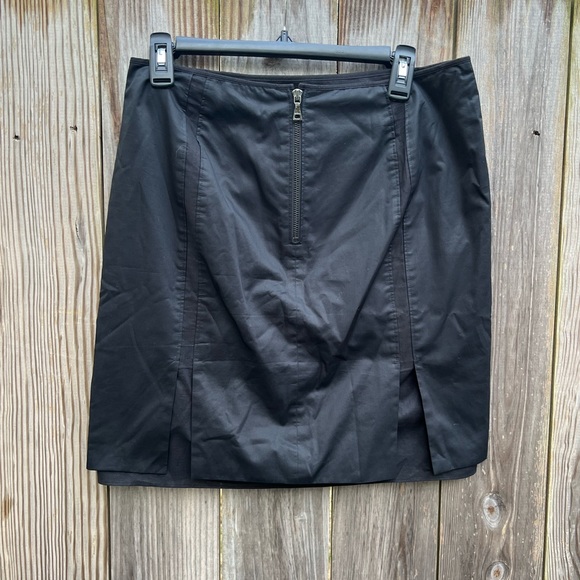 ANN TAYLOR Black Skirt with decorative slits size 8 Petite - Picture 5 of 8